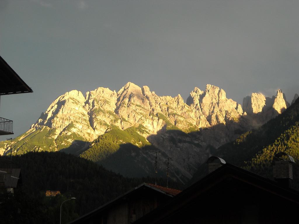 Apartamento Fabbricato Indipendente Centro Lozzo Cadore Exterior foto